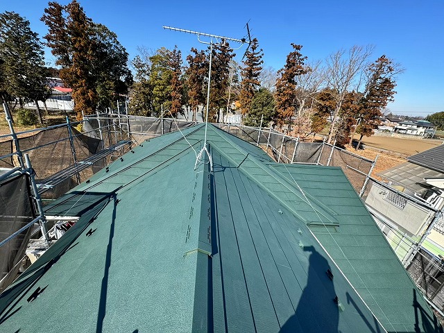 久喜市　屋根 瓦 雨樋 波板  外装 外壁  破風板 軒天 棟板金 谷板金 棟瓦 漆喰