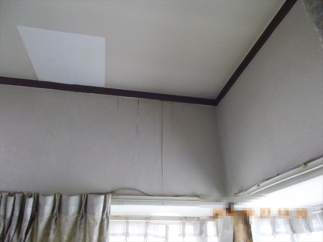 さいたま市見沼区にてバルコニー出窓部分の雨漏りの現地調査を行いました