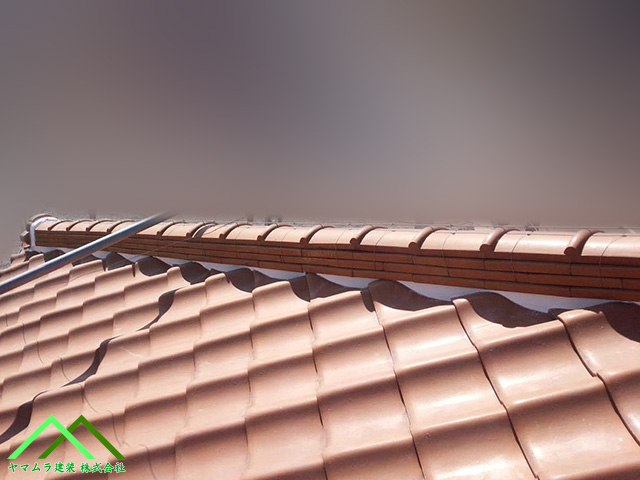 棟瓦下の漆喰完了