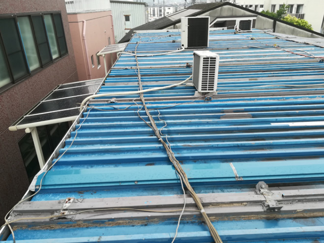 横浜市泉区和泉町のコンテナ事務所で発生した雨漏りの調査