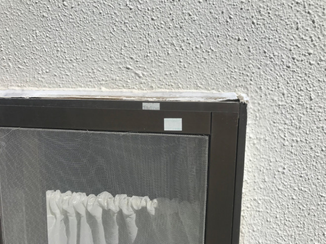 サッシ付近のコーキング