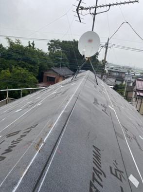 防水シートを張り付けた屋根です