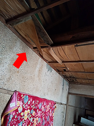 沼津市瓦屋根雨漏り天井