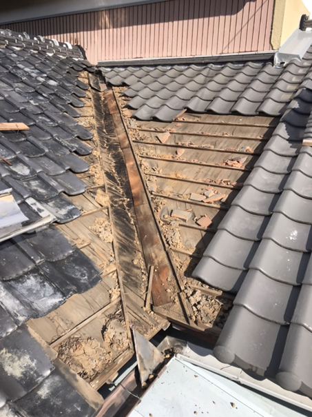 沼津市瓦屋根雨漏り現調