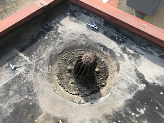 陸屋根の排水口付近