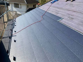 スーパーガルテクトを葺いていきます