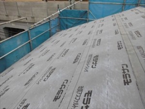 防水紙は軒先から敷設