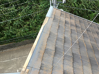 調布市の皆さんへ、片流れ屋根の雨漏り注意ポイントを施工事例と共に解説