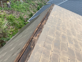 既存の棟板金を解体