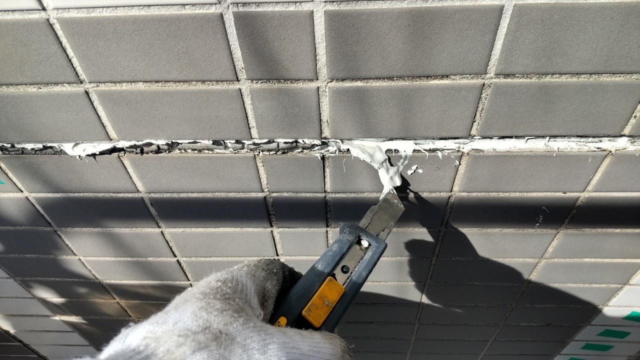 立川市でコーキングが原因の雨漏り原因と効果的な補修方法をご紹介！