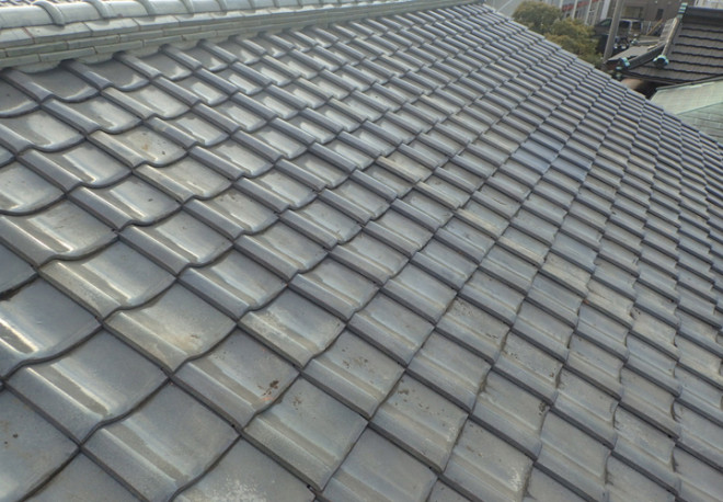 屋根の葺き直しで雨漏りが改善されました