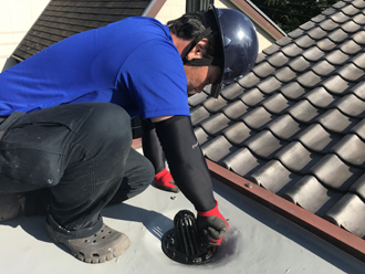 排水溝カバーを戻す