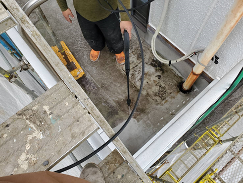 沼津市雨漏りのため屋上ベランダ防水工事と部分塗装
