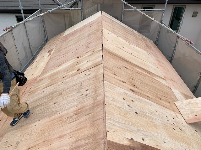 八尾市の蔵の屋根　下地工事