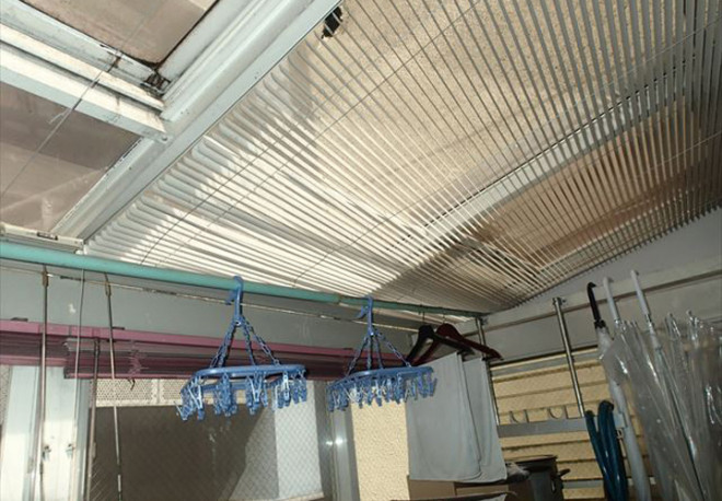 雨漏りを起こしたサンルームの屋根