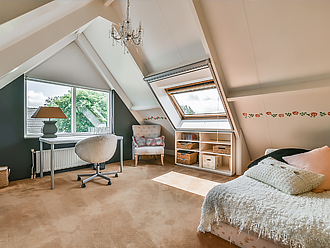 ドーマーの内部を部屋として有効活用