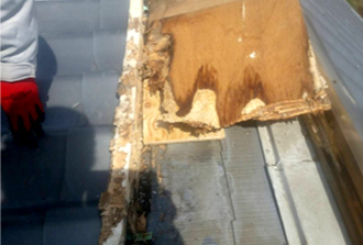 腐ったコンパネ板を撤去