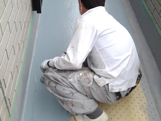 ウレタン防水工事　防水剤設置