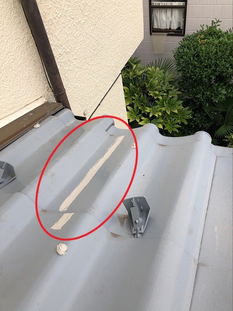 さいたま市岩槻にて瓦ひび割れのコーキング補修