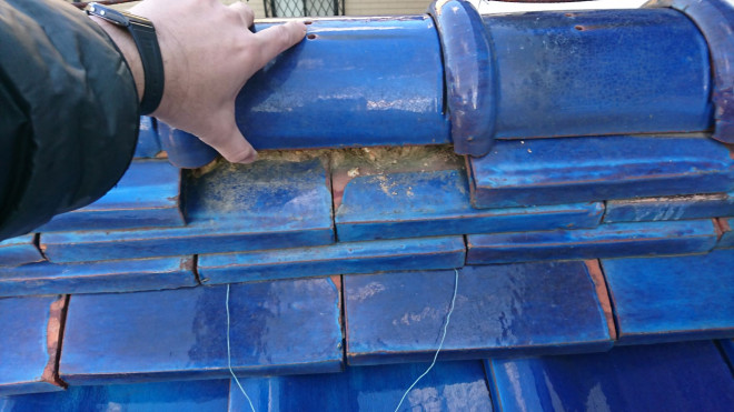 棟のし瓦のはずれ