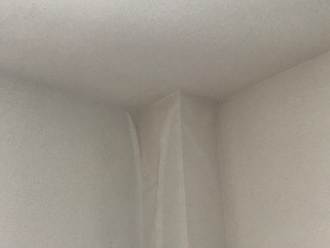 船橋市海神にて雨漏りのご相談、原因はベランダの経年劣化です