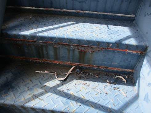 沼津市鉄骨階段雨漏り内装