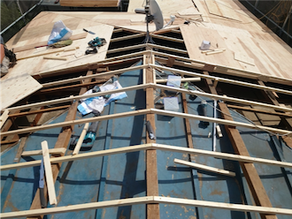 新しい垂木・野地板の設置