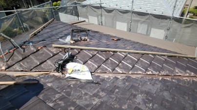 芯木を設置し、漆喰を盛り付けます。