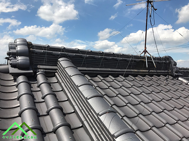 名古屋市天白区にて雨漏りの原因！劣化した屋根漆喰のリスク！棟瓦を中心に屋根調査