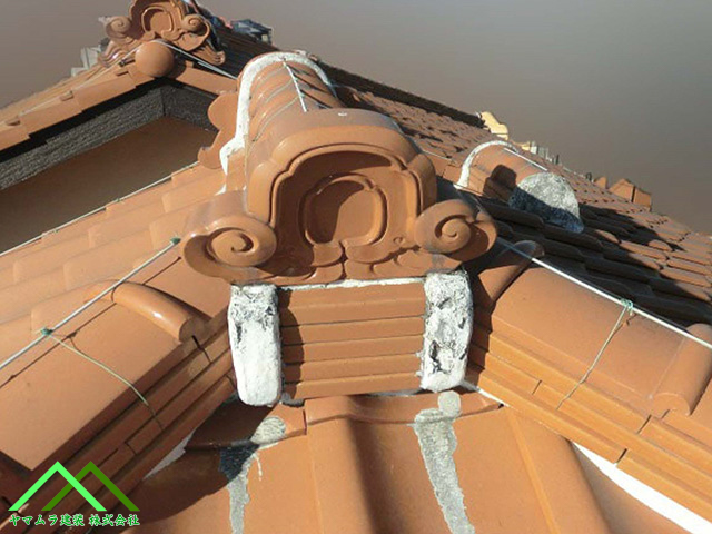 漆喰に穴があいて