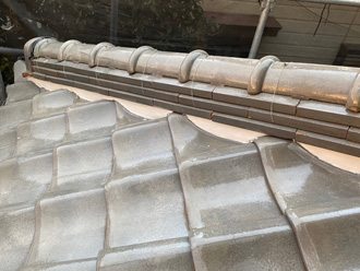 棟の漆喰詰め直し工事　隅棟完了