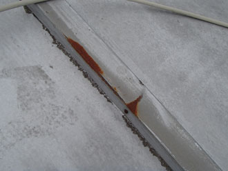 錆びた瓦棒屋根