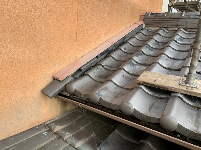 奈良市内で築３０年日本瓦葺き屋根のズレ、ひび割れ　屋根の無料点検で発覚