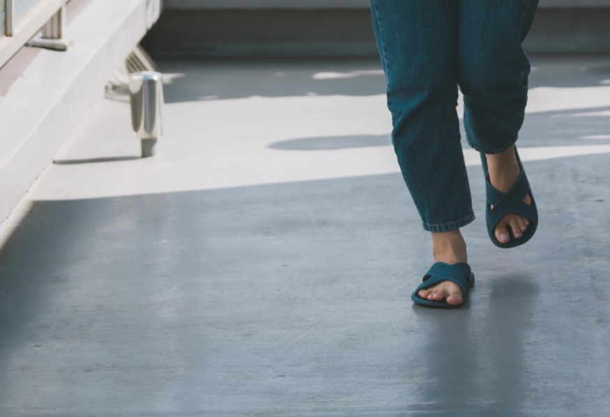 ベランダの歩行