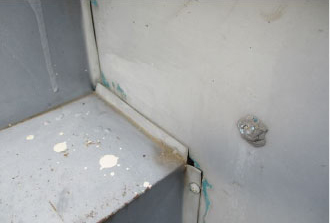 取り合い部分に生じた隙間