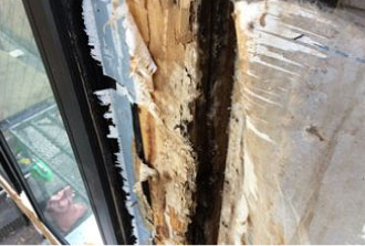 外壁内部にある透湿防水シートの破れ、腐食