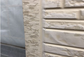 隙間をシーリングで塞ぐ