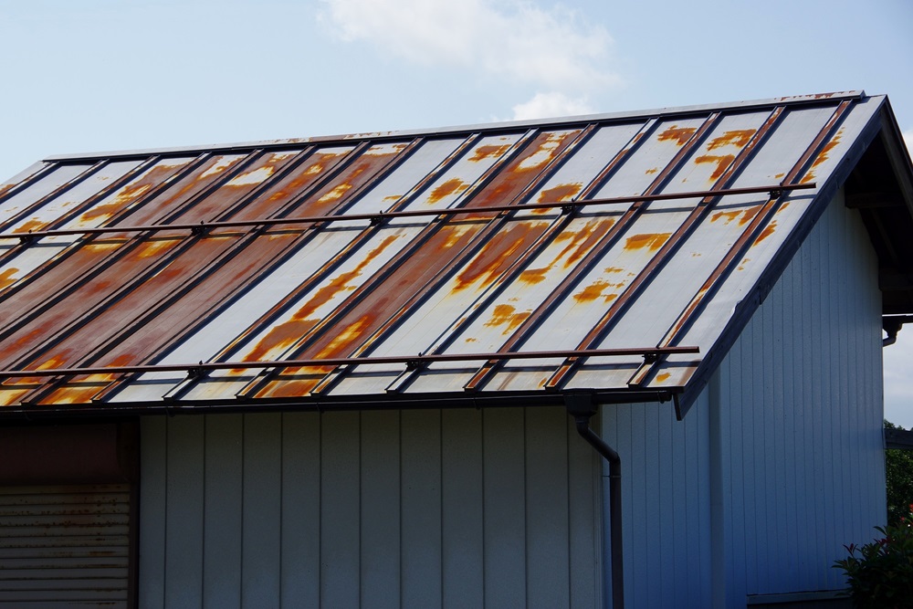 錆びたトタン屋根