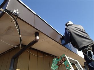 破風の板金巻き