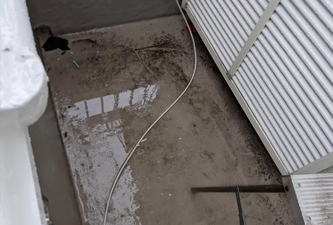 水はけの悪いベランダ