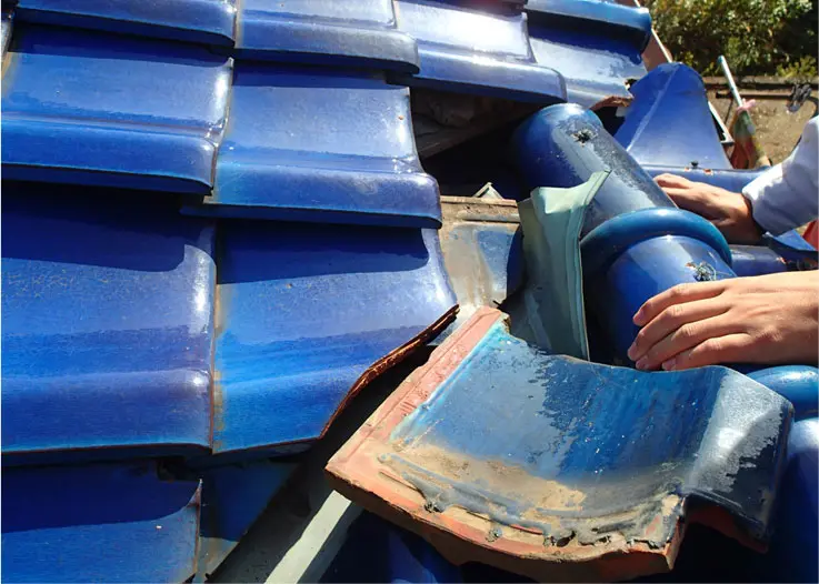 既存の瓦を利用して葺き直し