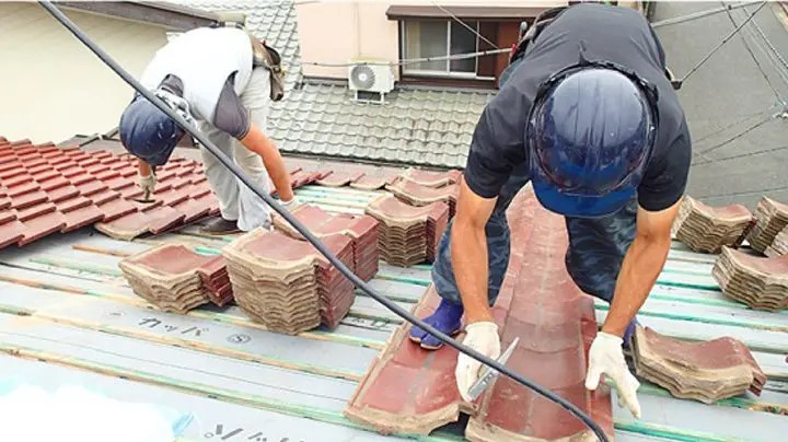 八王子市絹ヶ丘の方へ、屋根葺き替えでの雨漏り修理をご案内