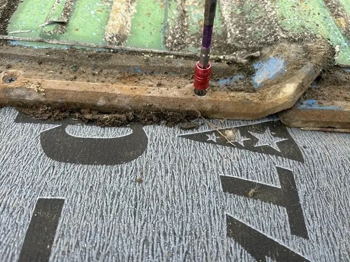 平瓦の施工作業