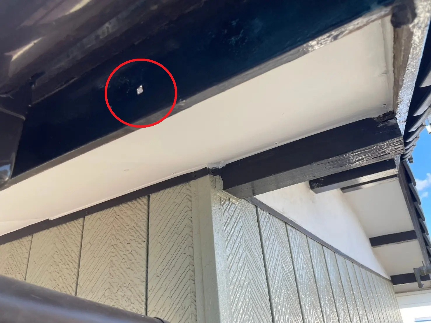 軒天（ケイカル板）をビスで固定