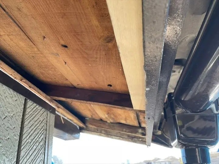 下地の増設補強作業