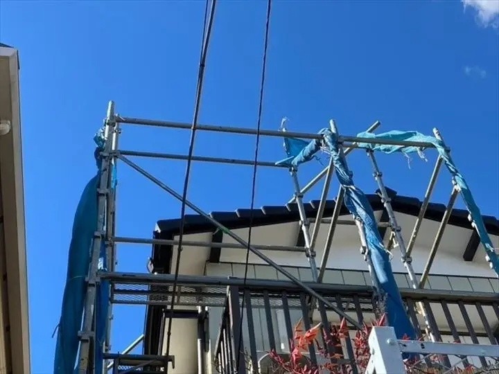 「軒天の破損部分の交換・集水器と竪樋の設置」の工事後の住宅