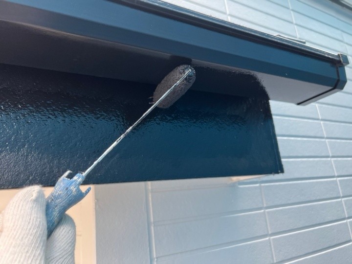 エスケー化研の「クリーンマイルドウレタン」を付帯部へ塗布