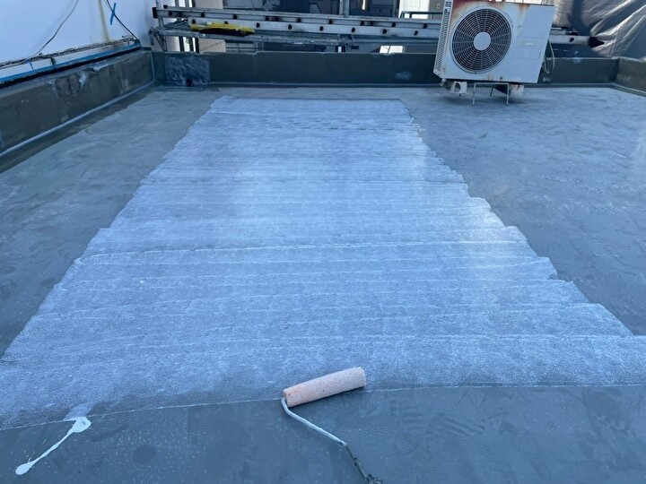 プライマーの塗布作業