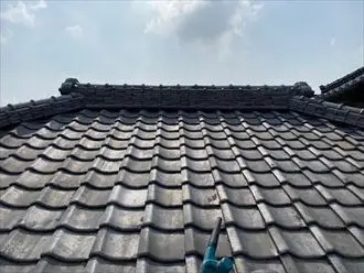 「部分葺き直し工事と棟取り直し工事」完工後の住宅