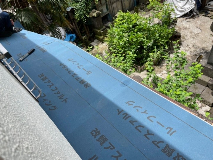 防水シートの敷設後の状態